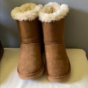 Girls UGGS